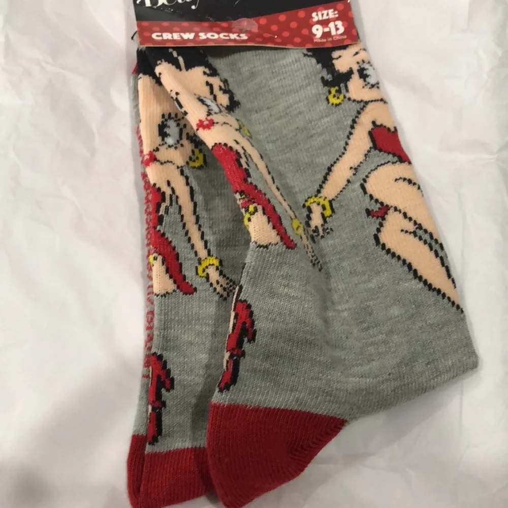 Betty Boop gray & red retro crew‎ socks fits sizes 9-13 new